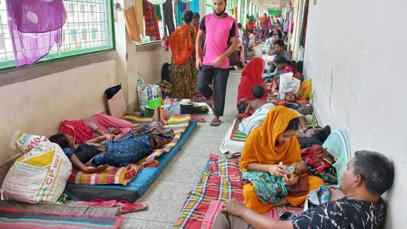 রক্ত থেকে অ্যাম্বুলেন্স, সবখানেই জিম্মি রোগী