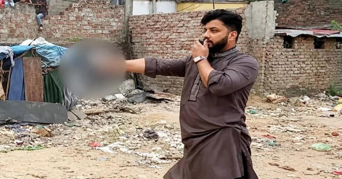 নেশার হাট ‘ঘুণ্টিঘর বিতর্কে’ মন্ত্রিত্ব গেল ইশরাকের, এখন হালচাল কী?