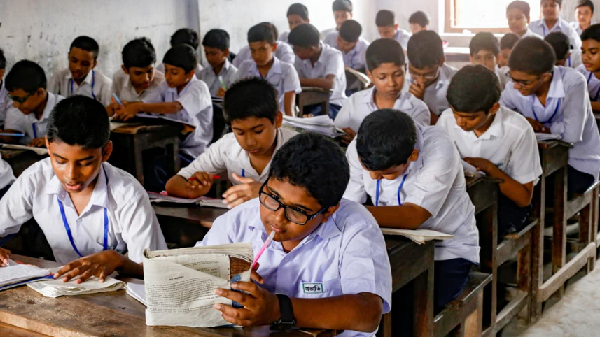 বাড়ছে স্কুল, কমছে শিক্ষার্থী: ৭ বছরে মাধ্যমিকে কমেছে ২০ শতাংশ
