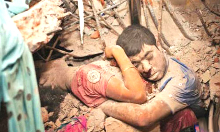 রানা প্লাজার নিহত শ্রমিকদের পুলিশের শ্রদ্ধা