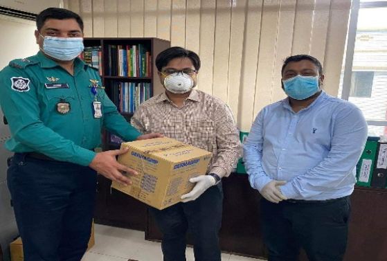 একটি পরিবার নিম্নে ২০ দিন চলার মতো চাল,ডাল, আলু, তেল, পেঁয়াজ ইত্যাদি অন্তর্ভুক্ত ছিল। লিজেন্ড গ্রুপের এডমিন শাহ্ মোয়াজ্জেম মিলন বলেন, করোনা মোকাবিলায় আমাদের কার্যক্রম চলমান থাকবে। তাছাড়া ইতিপূর্ববে আমাদের লিজেন্ড গ্রুপের ডাক্তার বন্ধুদের উন্নতমানের পিপিই সেট হস্তান্তর করা হয়েছে।