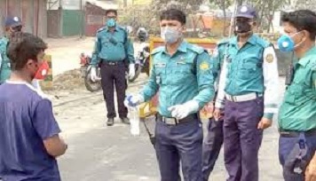 করোনা রোধে আজ থেকে মাঠে নামছে পুলিশ