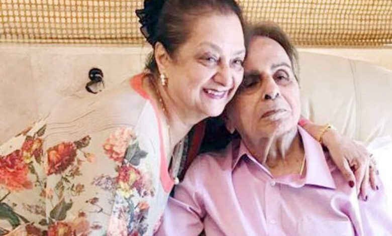 সবচেয়ে বেশি পুরস্কারপ্রাপ্ত ভারতীয় অভিনেতা হিসেবে গিনেজ ওয়াল্ড রেকর্ডস বুকে তার নাম রয়েছে। তিনি আটবার ফিল্ম ফেয়ার পুরস্কার পেয়েছেন সেরা অভিনেতা হিসেবে।