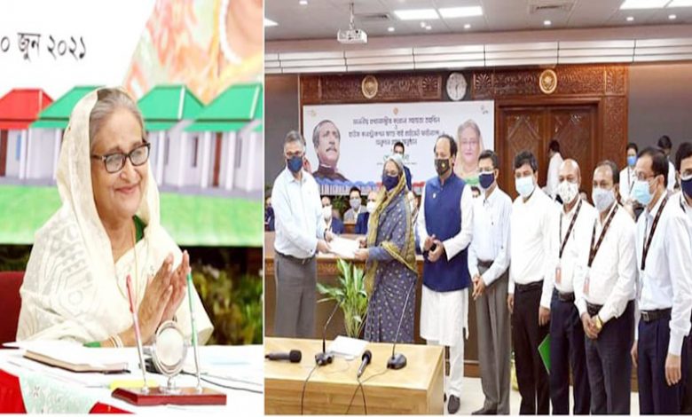 প্রধানমন্ত্রীর তহবিলে ৭ কোটি টাকার অনুদান মাধ্যমিক ও উচ্চশিক্ষা বিভাগের