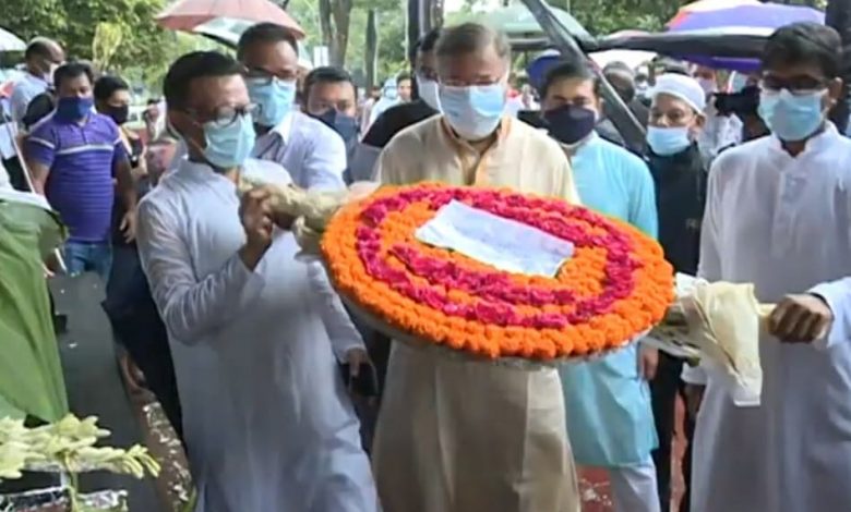 ফকির আলমগীরের চলে যাওয়া এক কিংবদন্তির প্রস্থান -শহীদ মিনারে তথ্যমন্ত্রী
