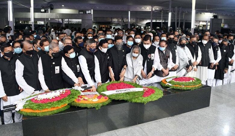 বঙ্গবন্ধুর শাহাদাতবার্ষিকীতে আওয়ামী লীগের শ্রদ্ধা