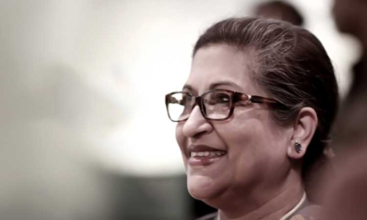 লন্ডন প্রবাসী হলেও বছরের একটি বড় সময় দেশেই কাটান শেখ রেহানা। আওয়ামী লীগ নেতাকর্মীদের কাছে 'ছোট আপা' হিসেবেই তিনি পরিচিত।