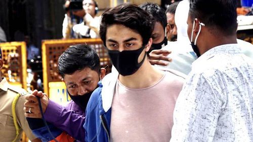 জামিন পেলেও আদালতের নির্দেশে চলতে হবে আরিয়ানকে