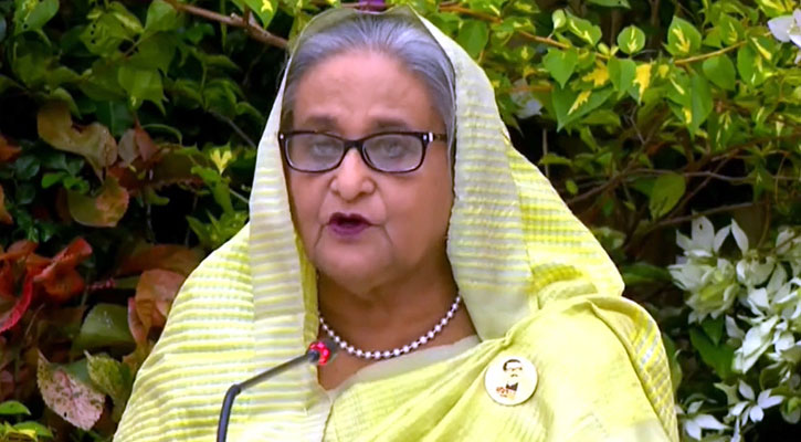 সামাজিক অচলায়তন ভেঙে নারীদের এগিয়ে যেতে হবে : প্রধানমন্ত্রী