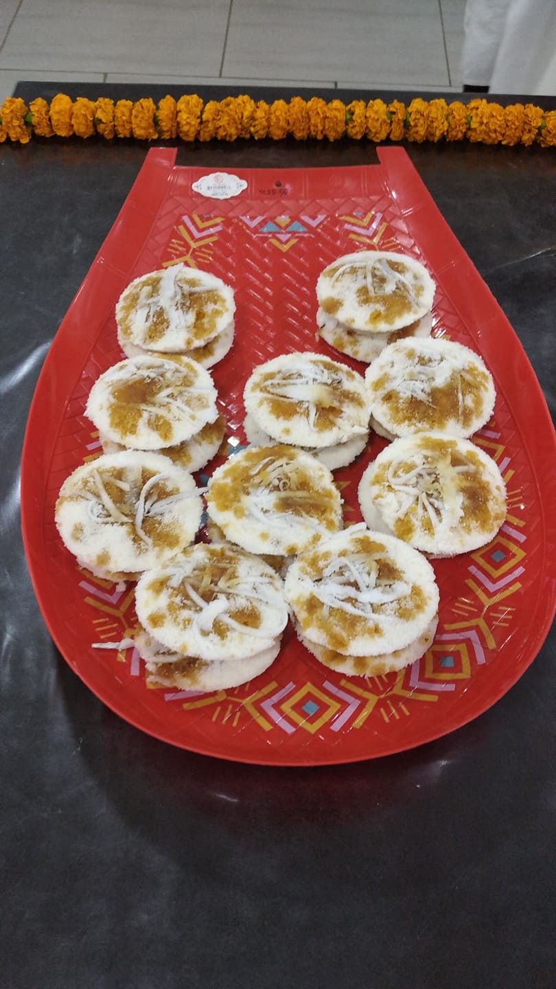 এতে ব্রাহ্মণবাড়িয়ার ঐতিহ্যবাহী ১০ রকমের পিঠার পাশাপাশি লোকসঙ্গীতেরও আসর বসে। রাজা মামার ৫০ রকমের চা-ও পরিবেশন করা হয়।