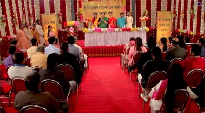 সোশ্যাল মিডিয়ায় অনেকেই বাংলাদেশে এই ধারাবাহিক বয়কটের ডাক দিয়েছেন।