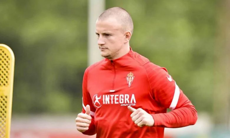 Sporting Gijon left-back Vasyl Kravets