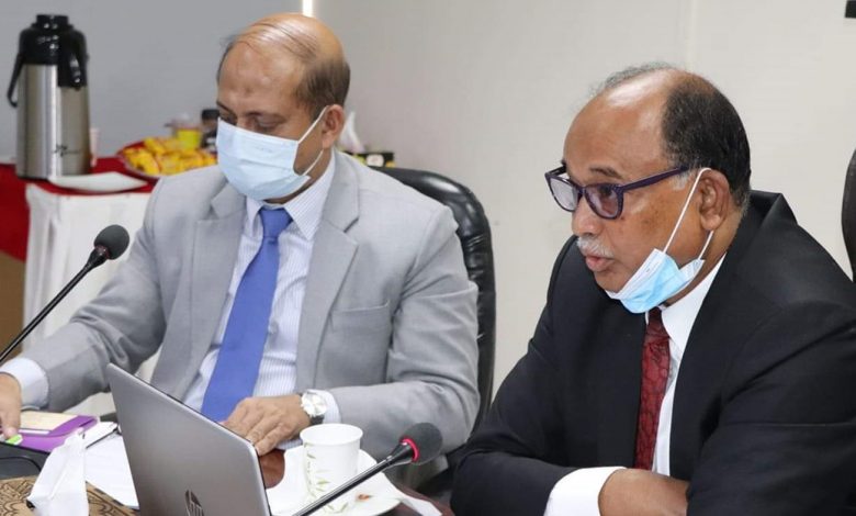 ট্রেন-স্টেশনে ধূমপান নিষিদ্ধ: রেলমন্ত্রী