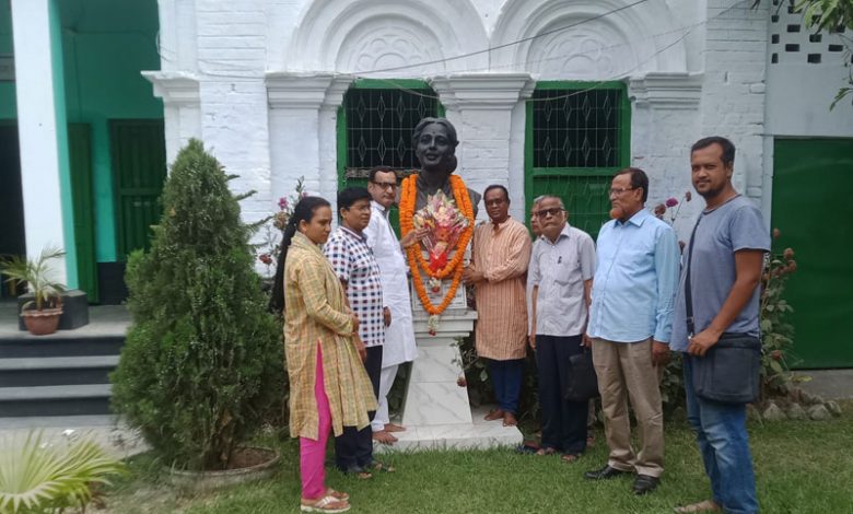 পাবনায় সুচিত্রা সেনের জন্মদিন উদযাপন