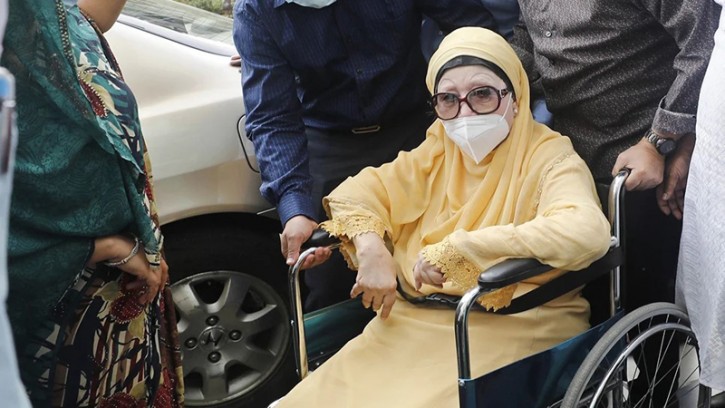 সন্ধ্যায় স্বাস্থ্য পরীক্ষার জন্য হাসপাতালে যাবেন খালেদা