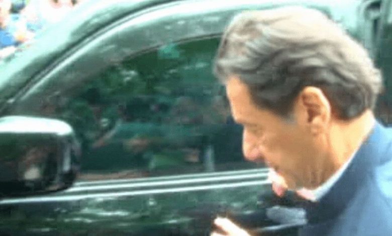 ‘সন্ত্রাসী কর্মকাণ্ডের’ মামলায় ইমরানের আগাম জামিন