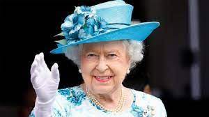 রানি এলিজাবেথ শেষ সময়ে স্কটল্যান্ডের বালমোরাল প্রাসাদে ছিলেন। এখানে গ্রীষ্মকালীন সময় কাটাচ্ছিলেন তিনি। তার সঙ্গে তার বড় ছেলে ছিল। অসুস্থতার খবর শোনার পর অন্যরাও আসা শুরু করেন। এ বছরই রানি দ্বিতীয় এলিজাবেথের রাজত্বকাল ৭০ বছর পূর্ণ করেছে। ব্রিটিনের ইতিহাসে দীর্ঘমেয়াদি রাজত্ব তারই।