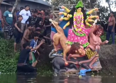 সারাদেশে এবছর ৩২ হাজার ১৬৮টি মন্ডপে দুর্গাপূজা অনুষ্ঠিত হয়। ঢাকা মহানগরে পূজার সংখ্যা ২৪১টি।