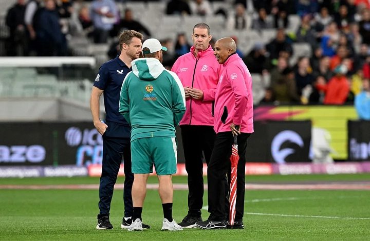 বৃষ্টির কারনে অস্ট্রেলিয়া-ইংল্যান্ডের হাইভোল্টেজ ম্যাচটিও পরিত্যক্ত