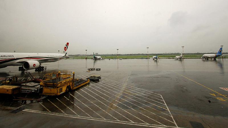 ঘূর্ণিঝড় সিত্রাং: ঢাকার ফ্লাইট নামল ইয়াঙ্গুন-সিলেটে, বাতিল ৬০ ফ্লাইট
