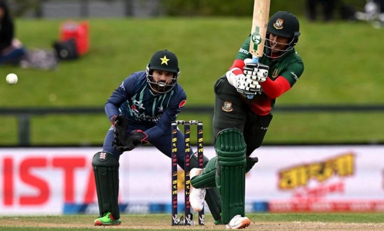 বাবর আজমের সঙ্গে টস করতে নেমে জিতলেন সাকিব আল হাসান