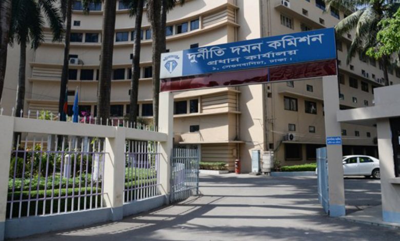 অভিযোগের সাড়ে ৪ শতাংশ অনুসন্ধানের জন্য নিতে পেরেছে দুদক