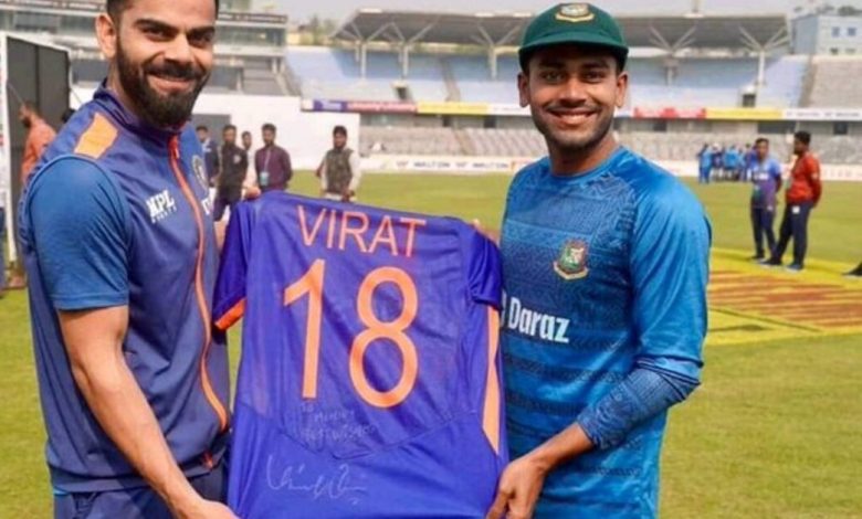 মিরাজকে অটোগ্রাফসহ নিজের ওয়ানডে জার্সি উপহার দিলেন কোহলি