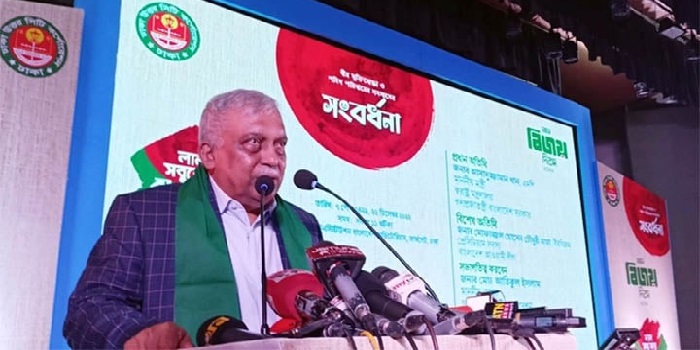 বৃহস্পতিবার (২২ ডিসেম্বর) দুপুরে রাজধানীর কৃষিবিদ ইনস্টিটিউশন বাংলাদেশ (কেআইবি)-এ ঢাকা উত্তর সিটি কর্পোরেশন কর্তৃক আয়োজিত বীর মুক্তিযোদ্ধাদের সংবর্ধনা অনুষ্ঠানে