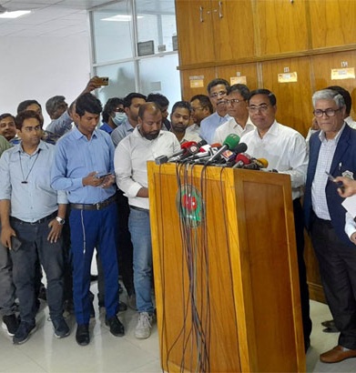 ইভিএম নয়, ৩০০ আসনেই ভোট ব্যালটে