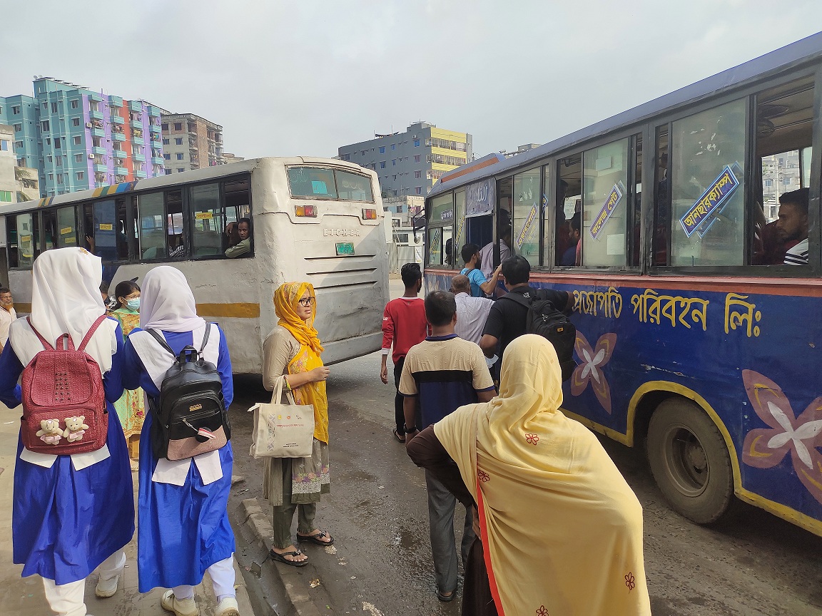 আবারো বায়ুদূষণে শীর্ষে ঢাকা