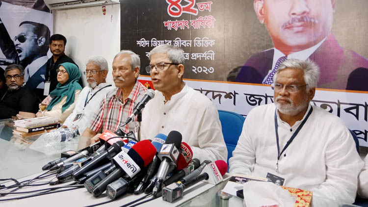 গণতন্ত্র পুনরুদ্ধার আন্দোলন চূড়ান্তের দিকে যাচ্ছে: মির্জা ফখরুল
