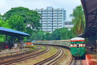 শনিবার থেকে বিমানবন্দর স্টেশনে ৮ ট্রেন থামবে না