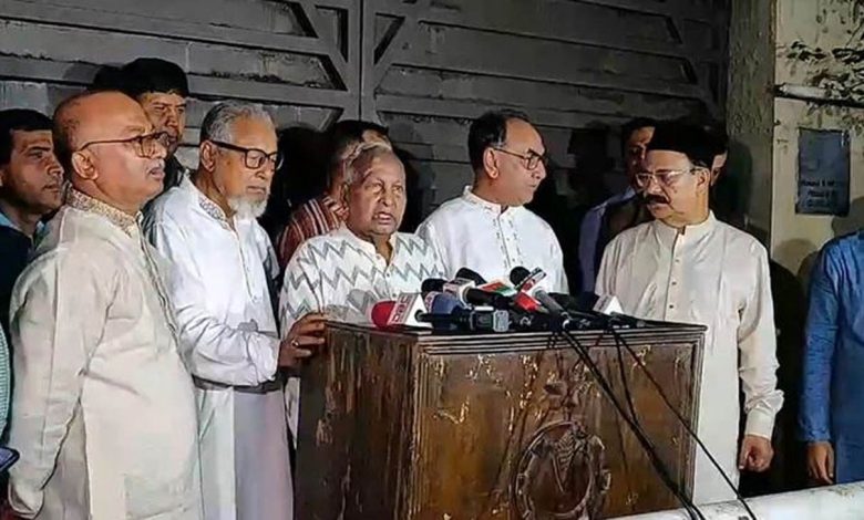 খালেদা জিয়ার সঙ্গে বিএনপি নেতাদের ঈদ শুভেচ্ছা বিনিময়