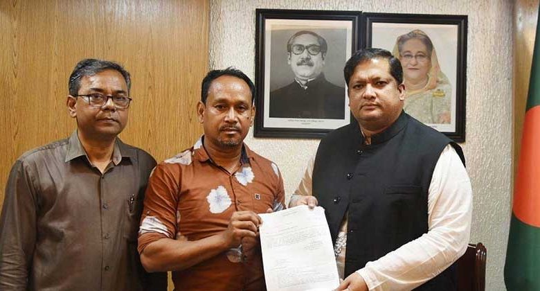 প্রধানমন্ত্রীর অনুদান পেলেন ফুটবলের চার ক্রীড়াবিদ