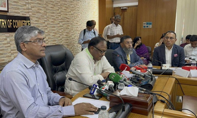চলতি অর্থবছরে রফতানি আয়ের লক্ষ্যমাত্রা ৭২ বিলিয়ন মার্কিন ডলার