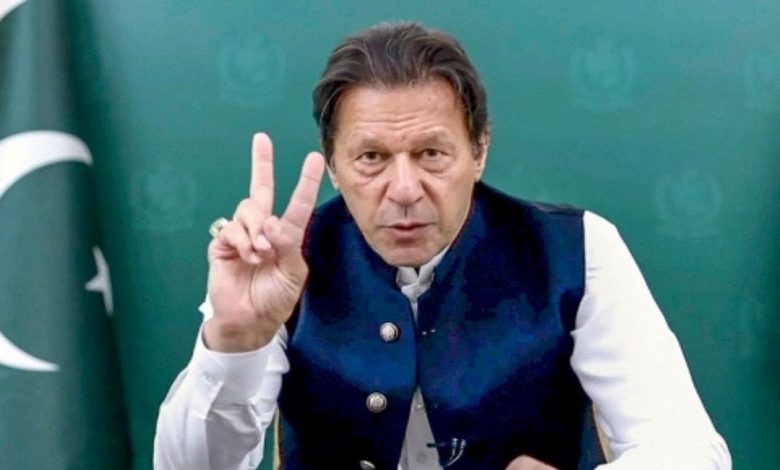 ইমরান খানের বিরুদ্ধে গ্রেফতারি পরোয়ানা স্থগিত