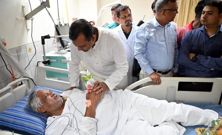 বিএনপি নেতা আমানউল্লাহ আমানকে দেখতে হাসপাতালে প্রধানমন্ত্রীর প্রতিনিধি দল