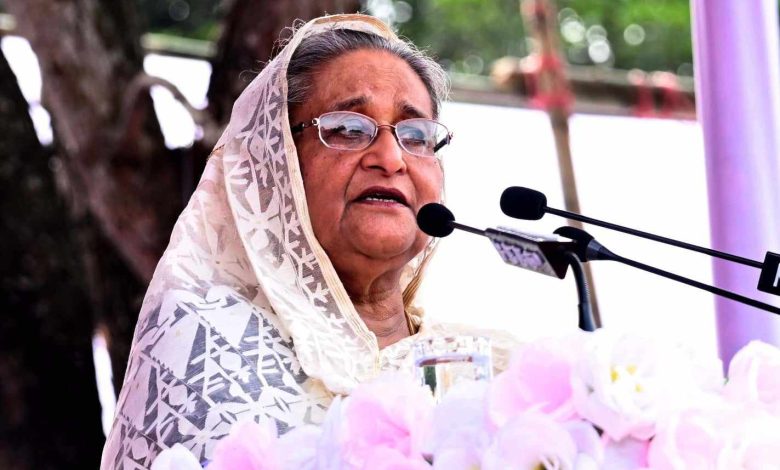 বিএনপি ক্ষমতায় থাকলে লুট করে, না থাকলে ধ্বংসযজ্ঞ চালায়