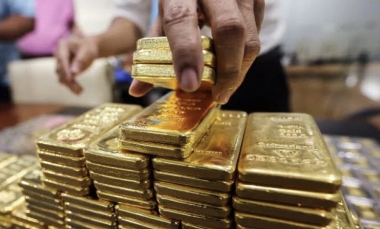 সোনা গায়েব কাণ্ডে বরখাস্ত চার কাস্টমস কর্মকর্তা