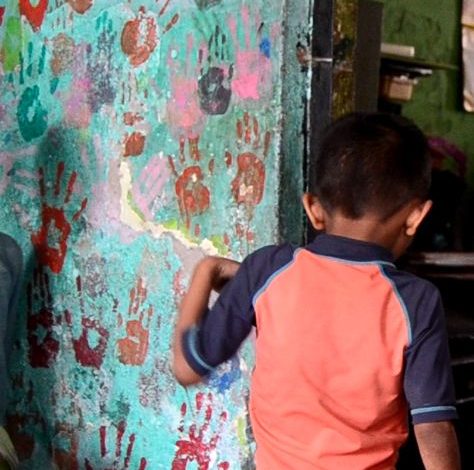 যৌন পল্লীতে বেড়ে উঠা শিশুরাও চায় শিক্ষার আলো