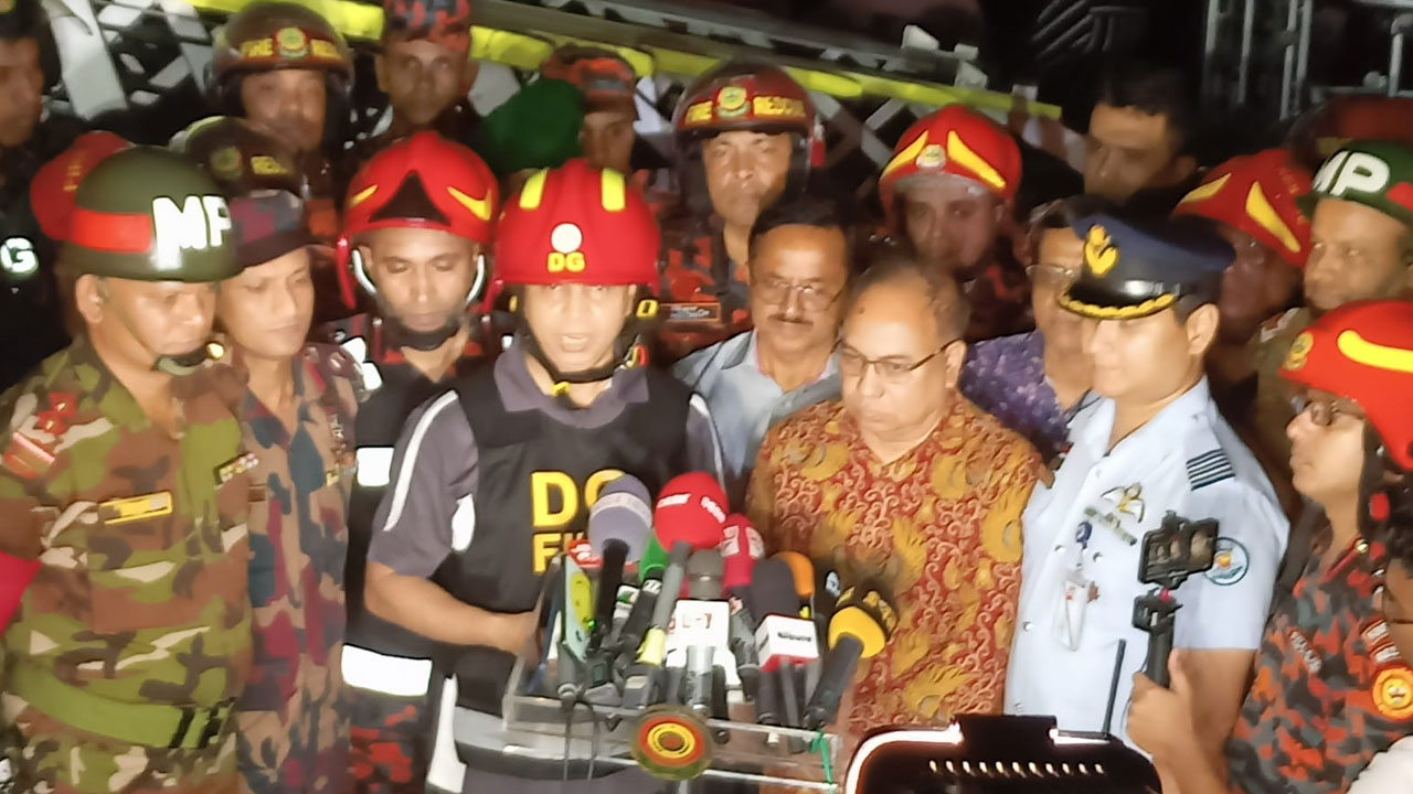 দাহ্য পদার্থ বেশি থাকায় খাজা টাওয়ার ভবনে দ্রুত আগুন ছড়িয়েছে