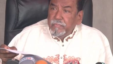 বুধবার (৮ নভেম্বর) বনানীতে নিজ বাসায় বিএনপিতে থাকা না থাকা এবং আগামী নির্বাচন ভাবনা নিয়ে নিজের বক্তব্য গণমাধ্যমে তুলে ধরেন হাফিজ উদ্দিন আহমেদ৷