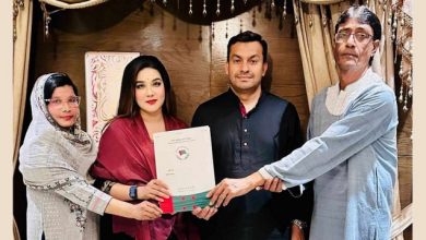 চাঁপাইনবাবগঞ্জ-২ আসনে আওয়ামী লীগের মনোনয়ন ফরম কিনলেন মাহি