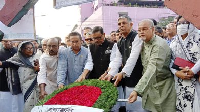 গুলিস্তানে শহীদ নূর হোসেনের প্রতি আওয়ামী লীগের শ্রদ্ধা