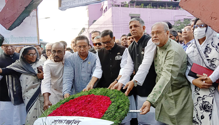 গুলিস্তানে শহীদ নূর হোসেনের প্রতি আওয়ামী লীগের শ্রদ্ধা