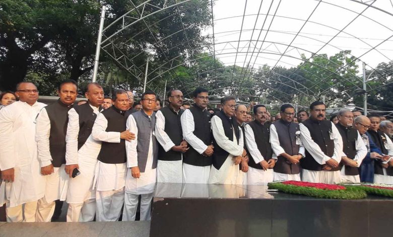 জেলহত্যা দিবসে বঙ্গবন্ধুর প্রতিকৃতিতে আ.লীগের শ্রদ্ধা