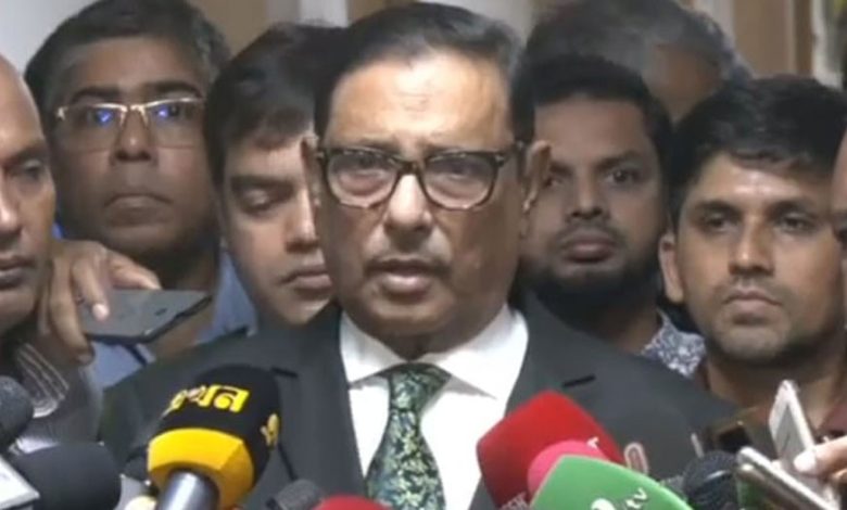 সোমবার (২৭ নভেম্বর) শহীদ ডা. শামসুল আলম খান মিলন দিবসে ঢাকা বিশ্ববিদ্যালয়ে