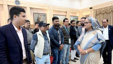 যারা সাংবাদিক পেটাবে, তাদের কি গলার মালা দিয়ে বাহবা দেবো? : প্রধানমন্ত্রী