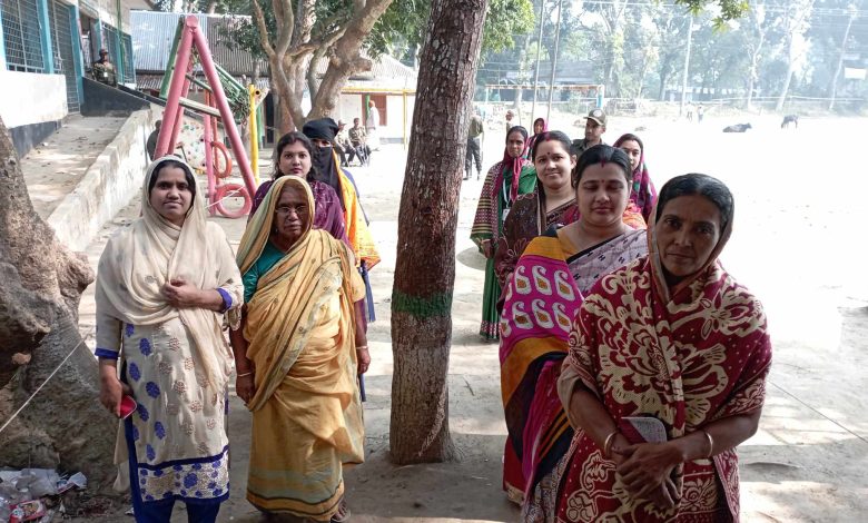 মানিকগঞ্জে শান্তিপূর্ণ পরিবেশে ভোট গ্রহণ অনুষ্ঠিত