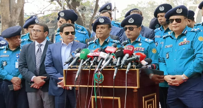 একুশে ফেব্রুয়ারি ঘিরে নিরাপত্তা ঝুঁকি নেই: ডিএমপি কমিশনার